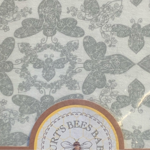 Burt’s Bees Baby Organic Cotton Fitted Crib Sheet - Picture 3 of 4